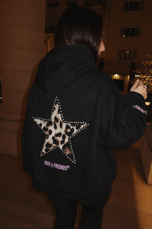 Polerón Negro Estrella Print — Boxy Mujer