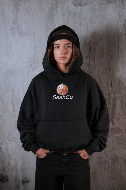 Polerón Negro Bola 8 — Boxy Mujer