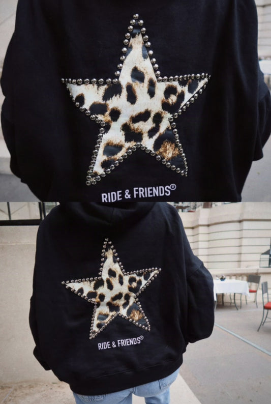 Polerón Negro Estrella Print — Boxy Mujer